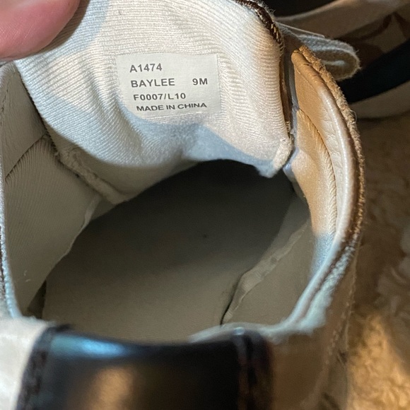 Coach Baylee sneaks - Picture 2 of 3